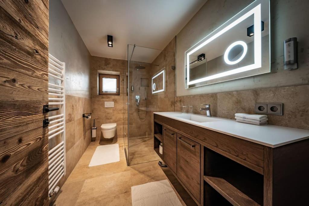 Cozy Loft In The Alps Of Zillertal Apartment Schwendau Bagian luar foto